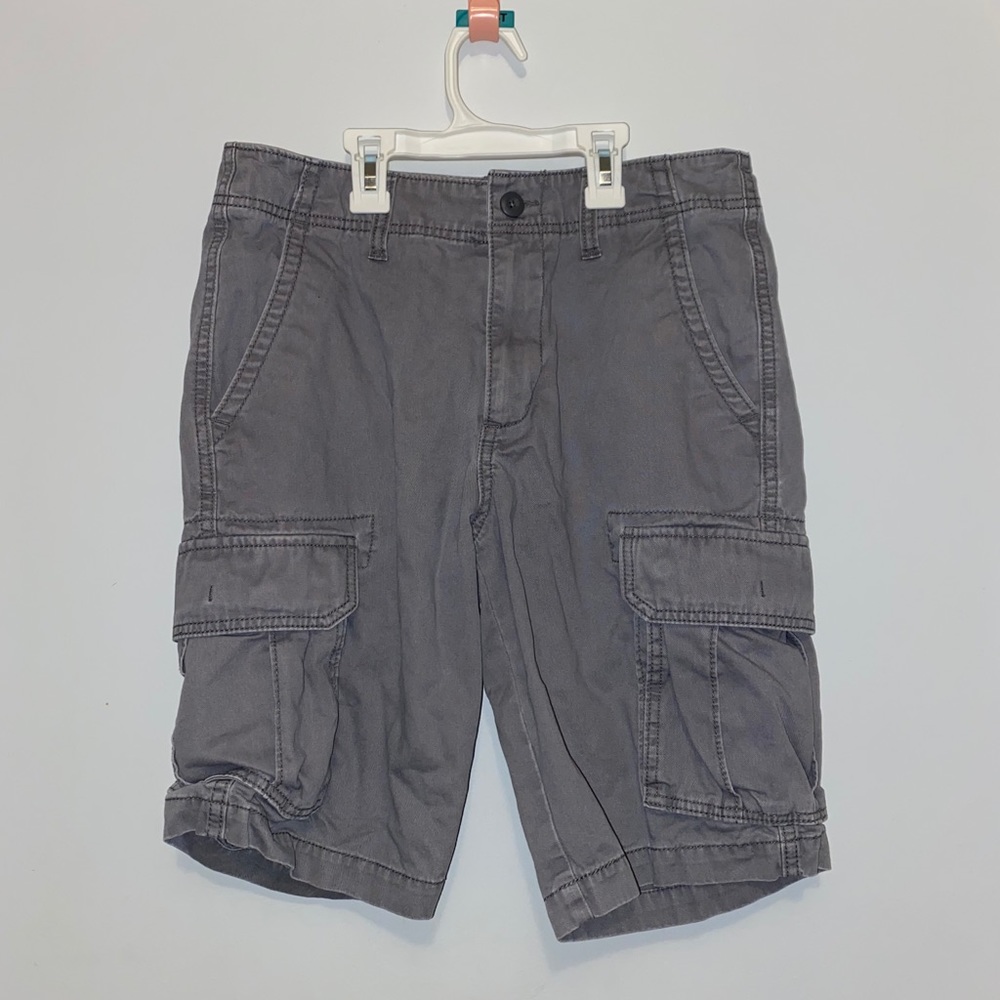 Men’s Old Navy gray cargo shorts - size 29
